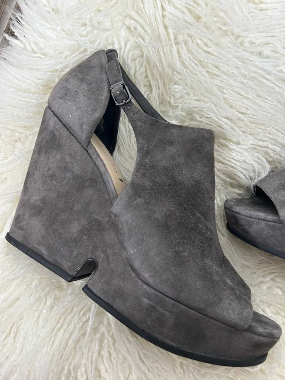 Via Spiga Wren Grey Suede Wedge‎ Sandals Size 9M
